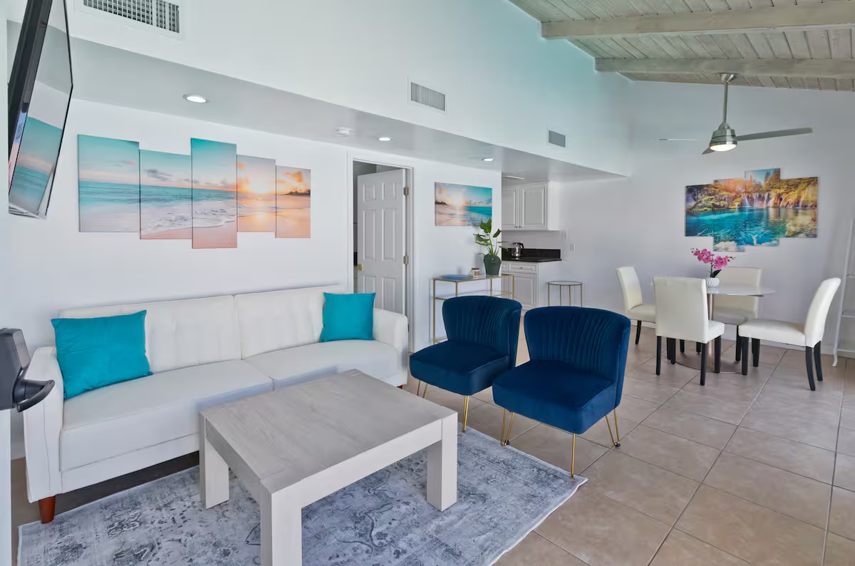 Midnight Jewel Ground Level Suite